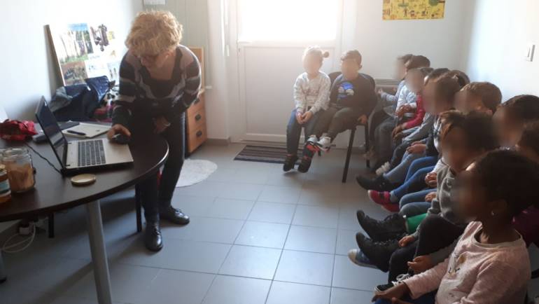 2018-11-08 Visite de la miellerie par la classe de l’école maternelle des Calanques